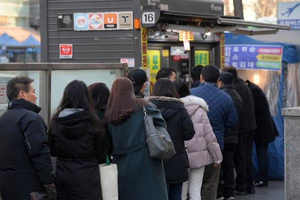 로또 자동 1등 2명이 같은 판매점에서…"조작 아닌지 해명하라" 음모론까지