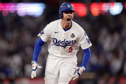 '2024 WS MVP' 프리먼, 시범경기 2G 연속 아치...1루수 복귀 자축포