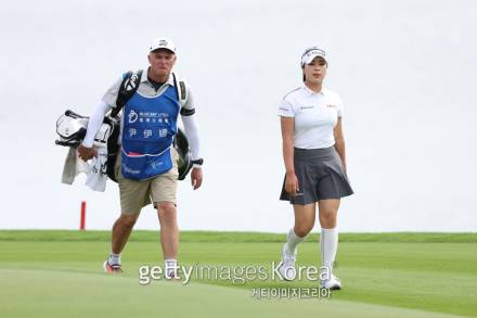 이미향, 블루베이 LPGA 3R 공동 9위…윤이나는 11위