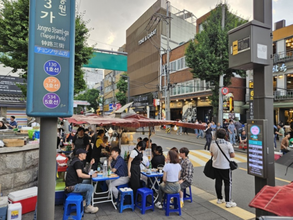 ‘야장 문화’ vs ‘민폐’…지자체들 옥외 조리영업 허용에 갑론을박