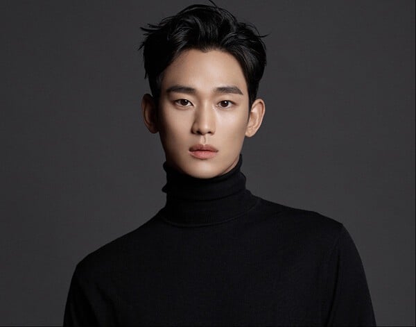 배우 김수현, 다음 주 입장 밝힌다…소속사 "근거 없는 루머 대응"