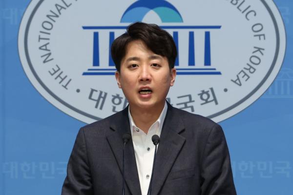 이준석 "윤석열·이재명, 모두 정치권서 퇴출돼야"