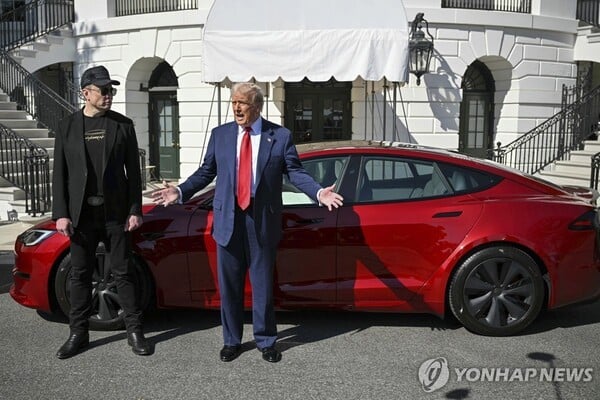 트럼츠 최측근 머스크 '테슬라'마저…관세 보복 경고