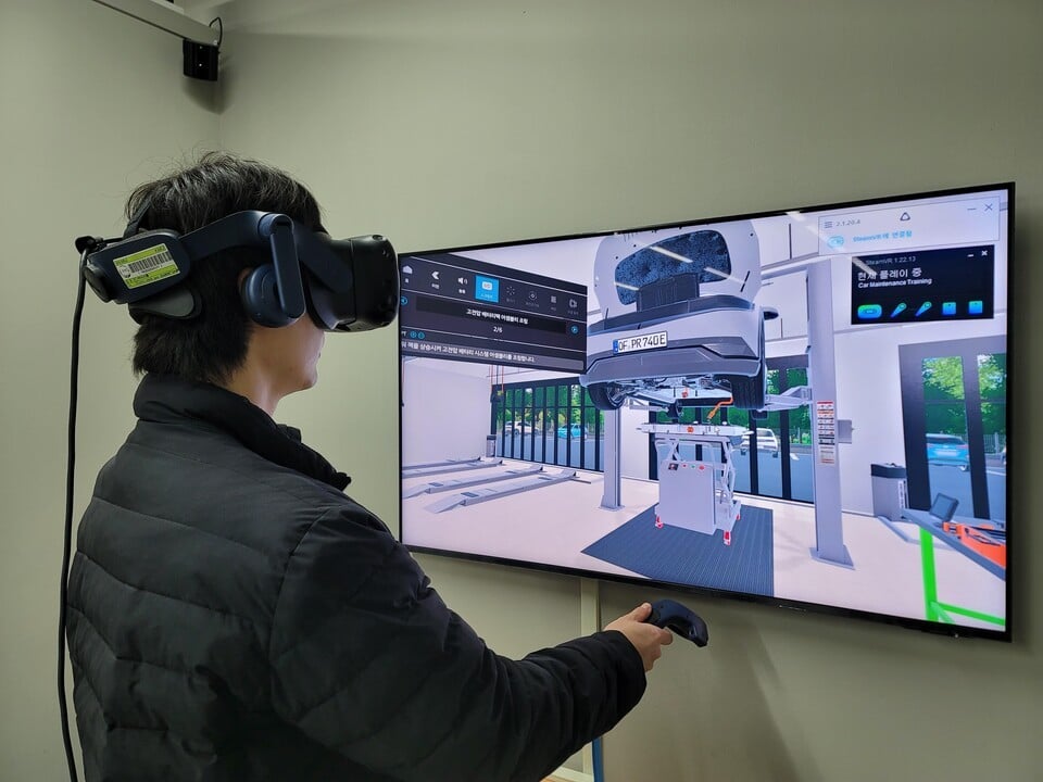 ‘자동차기능실습 교육용 VR 콘텐츠’ 제작·활용 장면. (사진=국민대)