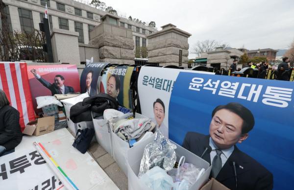 '尹탄핵 선고 임박' 관측…여야, 주말 총력 여론戰