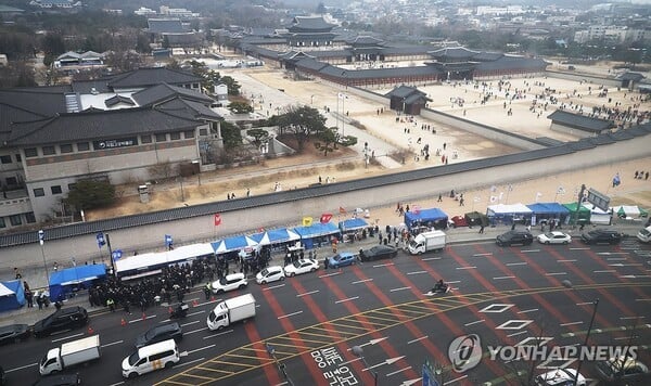 오세훈 서울시장, '野, 헌재 앞 천막 설치' 강력 대응..."변상금 부과 등 모든 조치 검토"