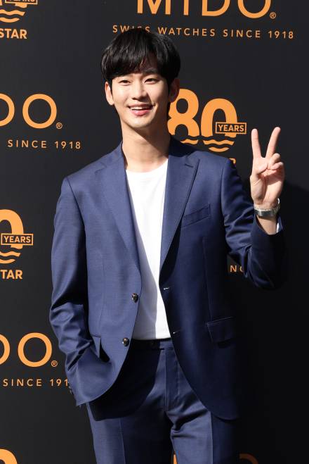 [왓IS] 김수현, 광고계 ‘손절’ 엔딩…프라다→딘토 “계약 해지” [종합]