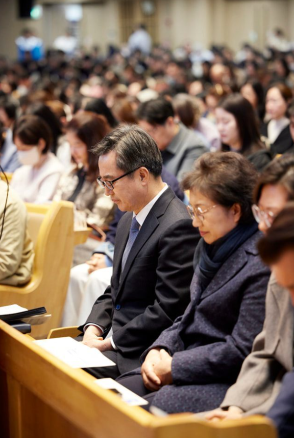 주일 예배 간 김동연 "전광훈·손현보, 예수님 뜻 참칭 말고 회개해야"