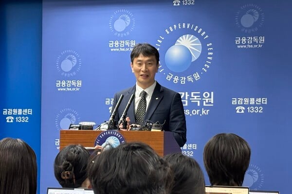 이복현 "우리금융 보험사 인수 심사 의견, 이달 내 금융위 보고"