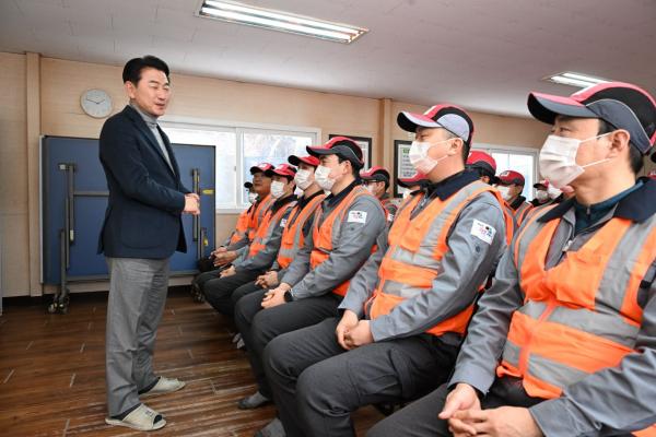 김동근 의정부시장, 환경미화원·재활용 선별원과 소통