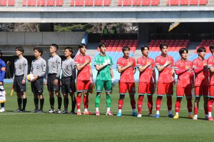 ‘日 벽 높았다’ 한일전 4연패…한국, 일본과 대학 축구 덴소컵 0-1 패→원정 1무 10패 [IS 가와사키]