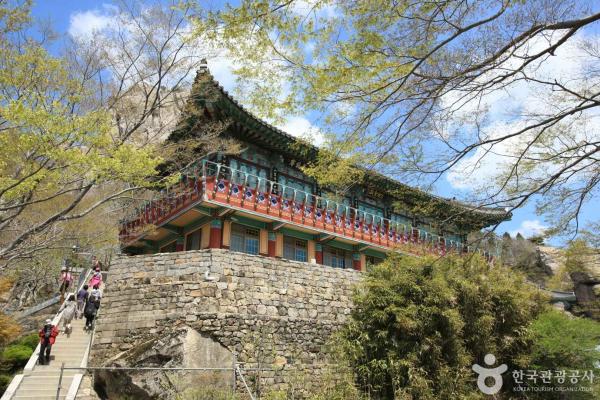 남해에서 만나는 절경, 맑은 날 꼭 가볼 만한 곳