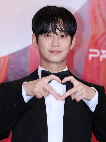 [왓IS] 김수현, 조말론→쿠쿠 차이나까지 계약 종료... 미성년자 교제 논란 여파ing