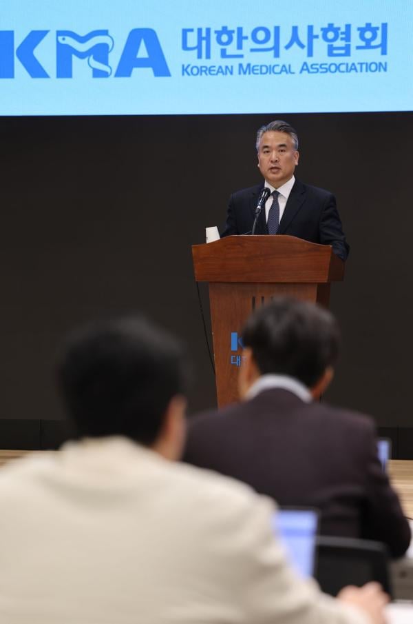 의협 "의대생 제적 시 투쟁…집회·파업 등 여러 방법 고려"