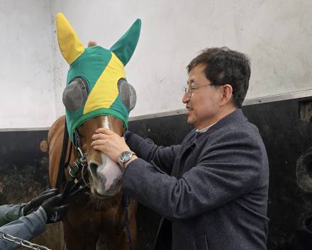 ‘300승 달성’ 이종훈 마주 “경마가 국민에게 사랑받는 날까지 노력하겠다”