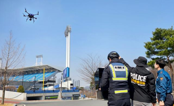 라팍 개막전에 ‘드론’ 뜬다…대구경찰, 공중 순찰로 사고 예방