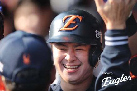 '환상적으로 젖혔다→개막전부터 터졌다'...올해도 폭발할까? '홀수해의' 노시환 [IS 스타]
