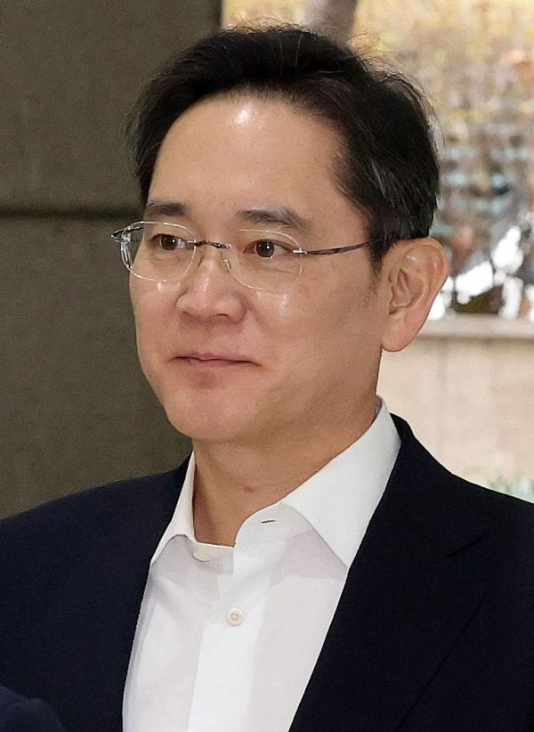 이재용 삼성전자 회장, 2년 만에 中CDF 참석…샤오미 회장도 만났다