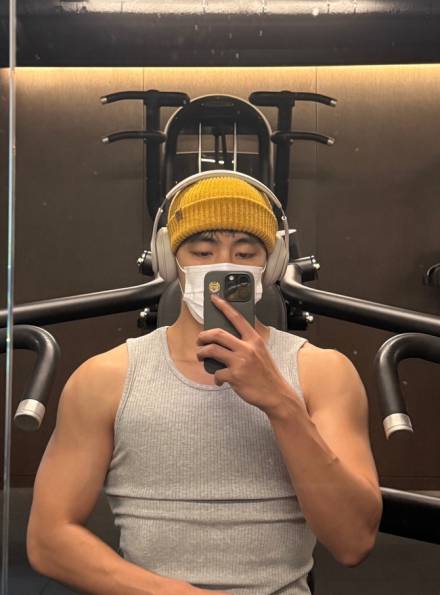 “10kg 뺐다” BTS 뷔, 아미들 또 반하겠네... 근육질 몸매