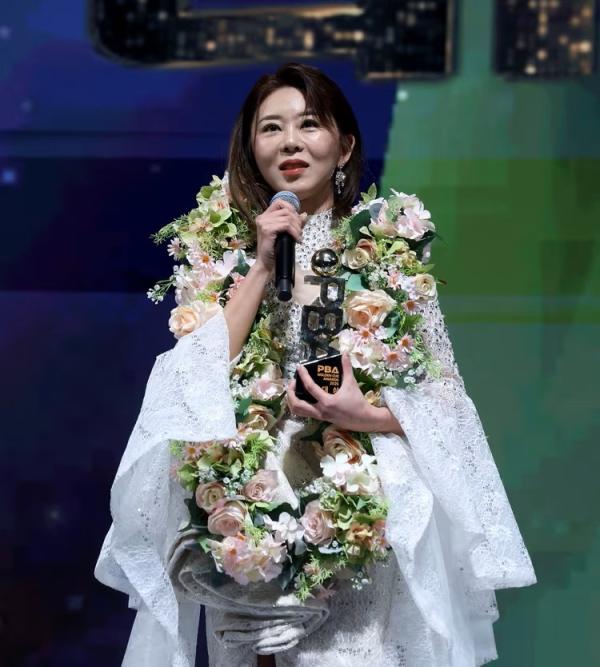 김가영, PBA 어워즈 4관왕 등극…당구여제의 압도적 시즌