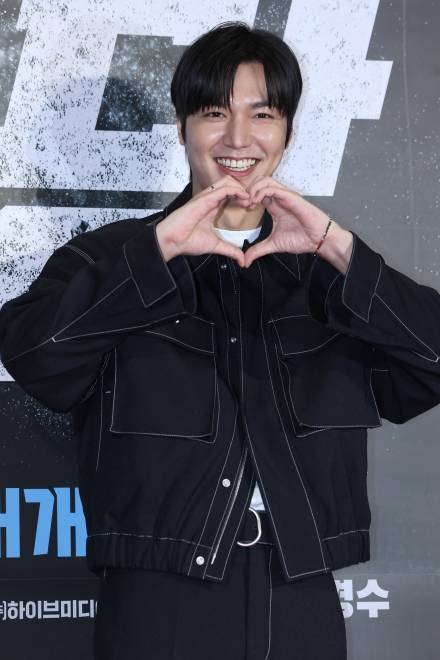 [포토] 이민호, 활짝 짓는 미소로 날리는 하트