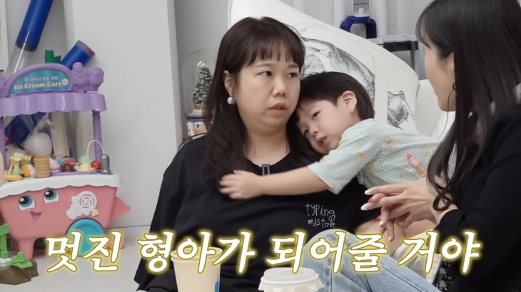 개그맨 홍현희(왼쪽)와 방송인 장영란. 유튜브 채널 A급 장영란 캡처