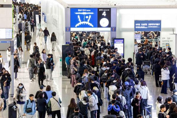 [K스타 출국 전쟁②]황제경호, 스타갑질? 문제는 '팔이피플'