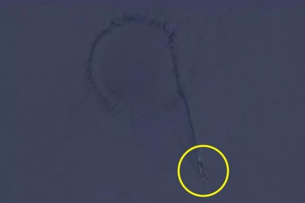 [포착] 슈퍼호넷 전투기 바다 빠뜨린 美 항공모함 ‘급선회’ 위성으로 보니…