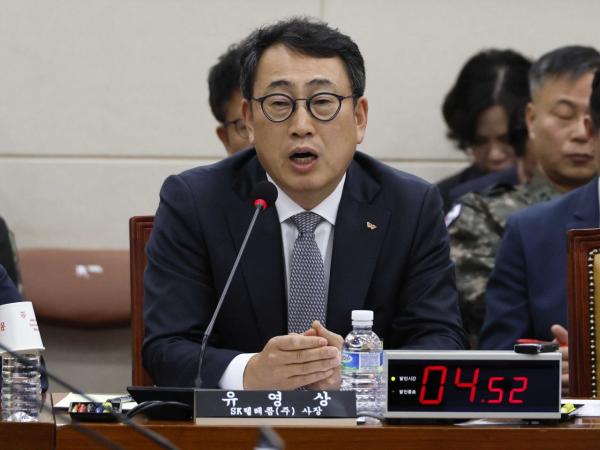 SKT 유영상 "유심교체 최우선순위로…공항 유심교체 3배 확대"