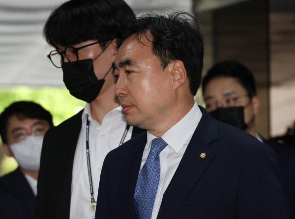 '입법 청탁·뇌물수수' 혐의 윤관석 전 의원 1심서 무죄