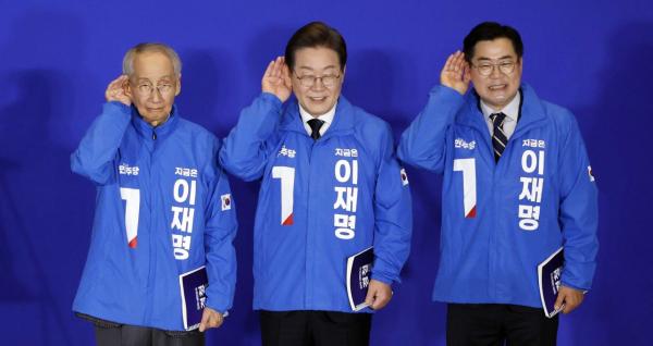 이재명, '경청' 행보 시작…배달·택배 노동자 만나고 강원행
