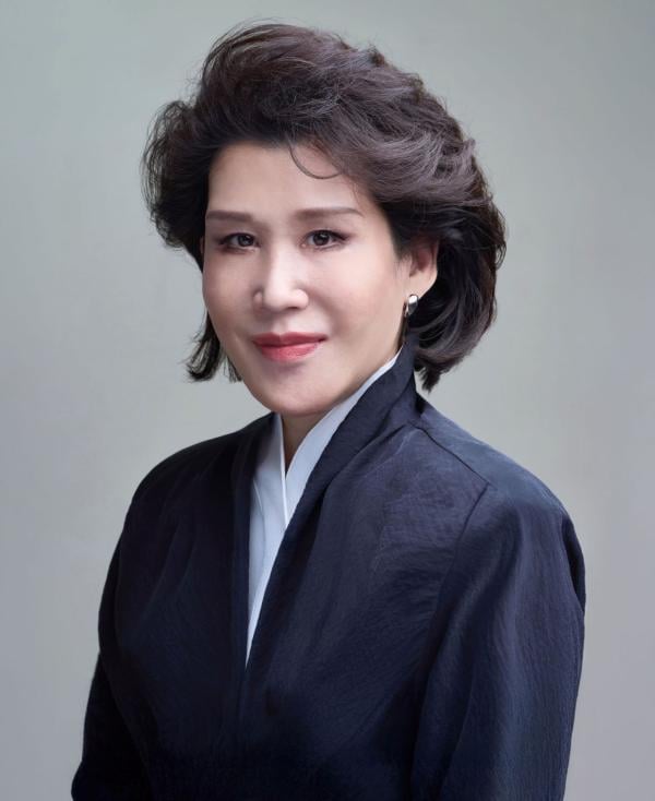 이명희 회장, 신세계 지분 전량 정유경 회장 증여…남매 계열분리 '성큼'