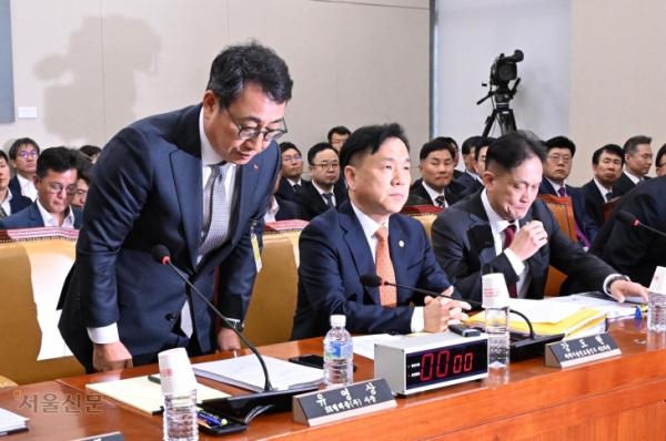 SKT “전 가입자 정보 유출 대비… 유심 복제로 자산 탈취 못 해”