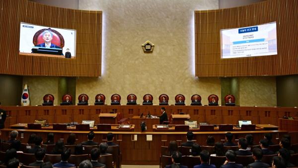 '이재명 선거법' 대법원, 유죄취지 파기환송…"골프·백현동 발언은 허위"