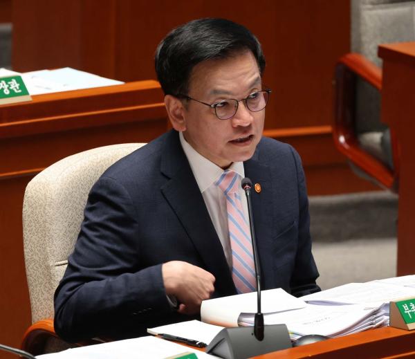 최상목 부총리, 탄핵안 상정 직후 사의 표명(상보)