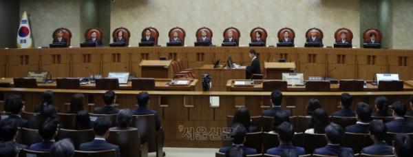 “2심 판례 안 맞아 파기환송 예상” vs “정치적 표현의 자유 고려 안 해”