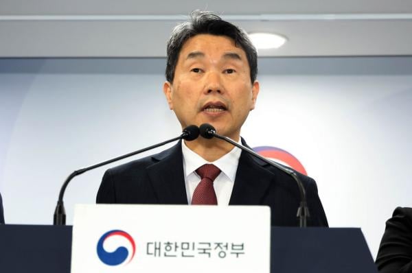 한덕수→최상목→이주호 권한대행 체제로…李 "국정 공백 혼란없도록" 지시