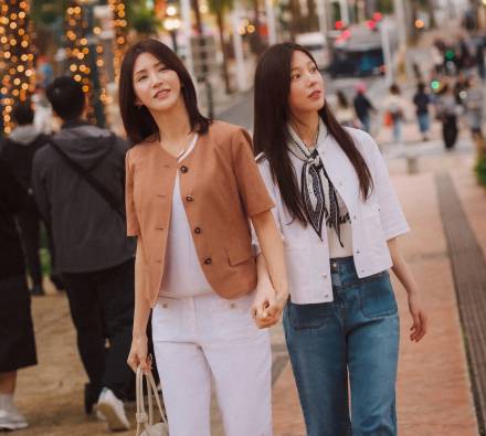 올리비아로렌, 세대 아우르는 감성 담은 ‘20주년’ 프로젝트 호평