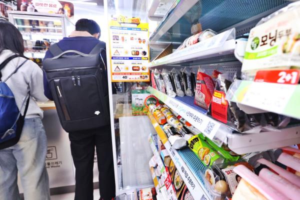 '먹거리' 물가 크게 올랐지만…넉 달째 2%대 안정세(종합)