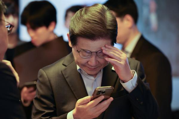 李, 파기환송에 정국 요동…국힘 "법제완박"·민주 "대선개입"