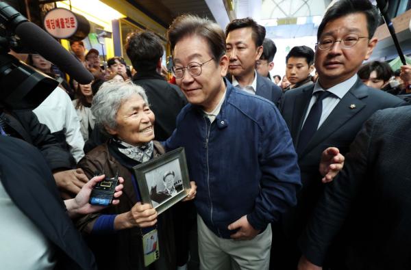 접경지역 찾은 이재명…험지서 '골목골목' 경청투어