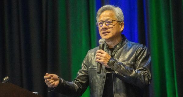 젠슨 황 "중국 AI기술, 미국에 안 뒤져…돈 많고 기술력도 뛰어나"