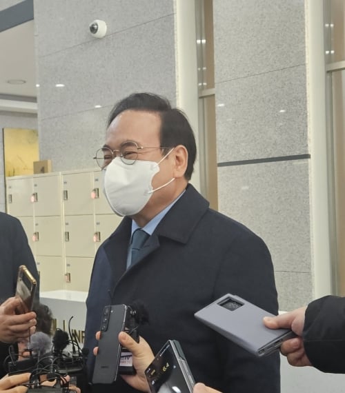 경찰, 서거석 전북교육감 소환 조사…뇌물수수 의혹