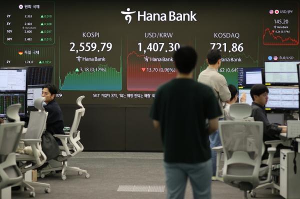 美·中 무역 갈등 완화 기대에..원·달러 환율 ‘계엄 후 최저’