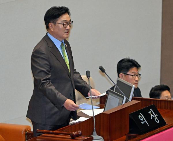 우원식 "민주주의 지키는 일에 국회 두눈 부릅뜰 것"