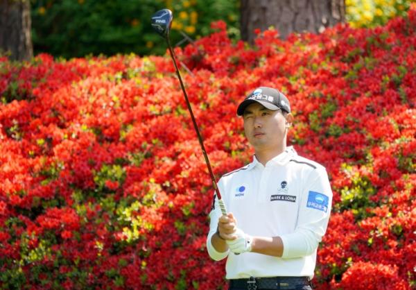 조우영, 제44회 GS칼텍스 매경오픈 2라운드서 공동 선두 도약…황도연, 재즈 쩬와타나논 등도 선두