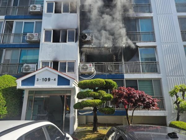 울산 북구 아파트서 화재… 입주민 5명 연기흡입
