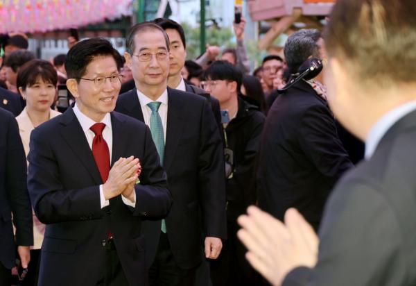 한덕수 "오늘 중 만나자" 제안에 김문수 "네" 대답만…미묘한 온도차(종합)