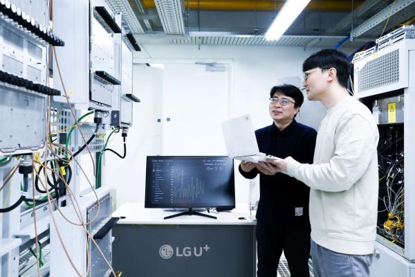 LG유플러스, 에릭슨과 손잡고 'AI 접목 차세대 기지국' 선보인다
