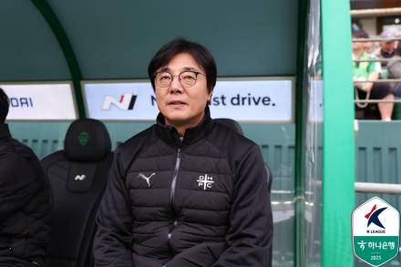 5점 차 1위 지킨 황선홍 감독 “대대적 보강 쉽지 않지만, 열심히 준비하겠다” [IS 전주]